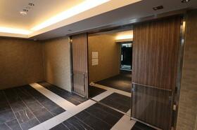 16/16 エントランス