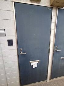 16/16 エントランス