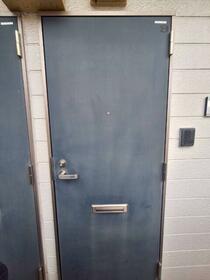 16/16 エントランス