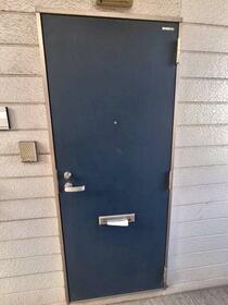 16/16 エントランス