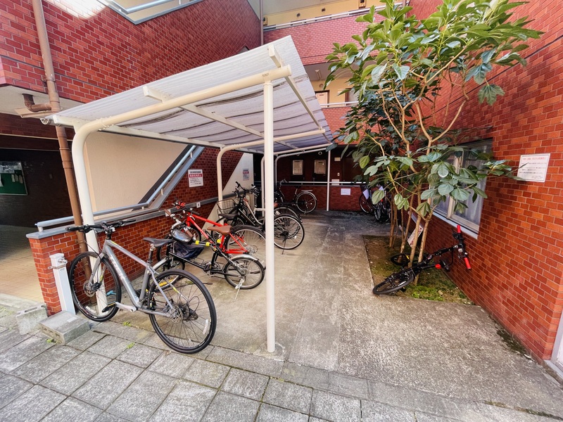 21/29 エントランス