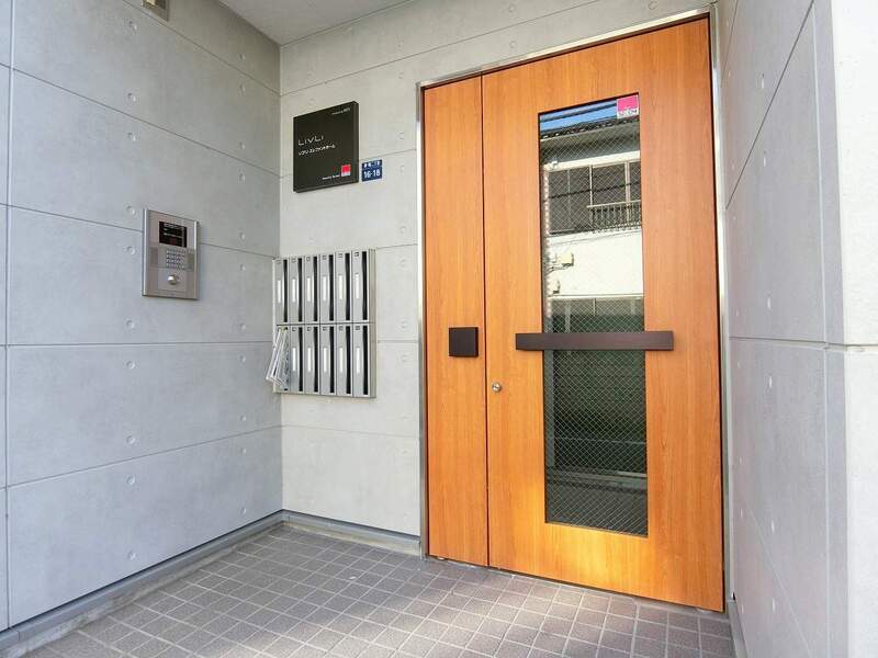 2/2 エントランス