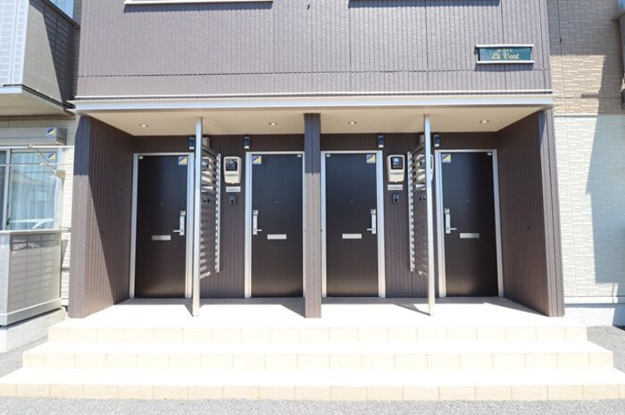 19/22 エントランス