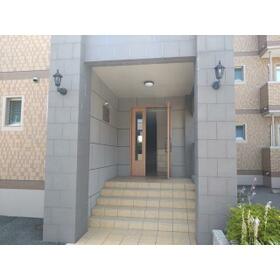 16/19 エントランス