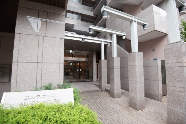 22/25 エントランス