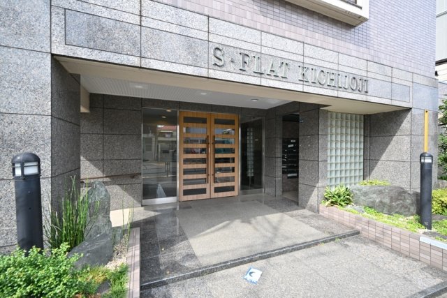 2/3 エントランス