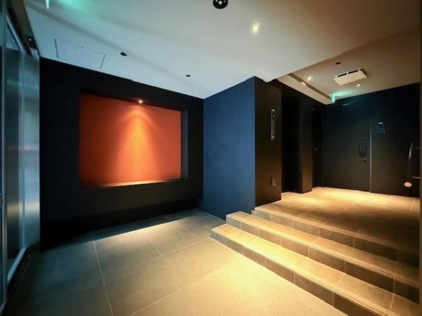 22/23 エントランス