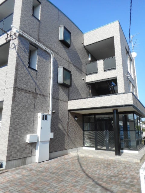 18/27 エントランス