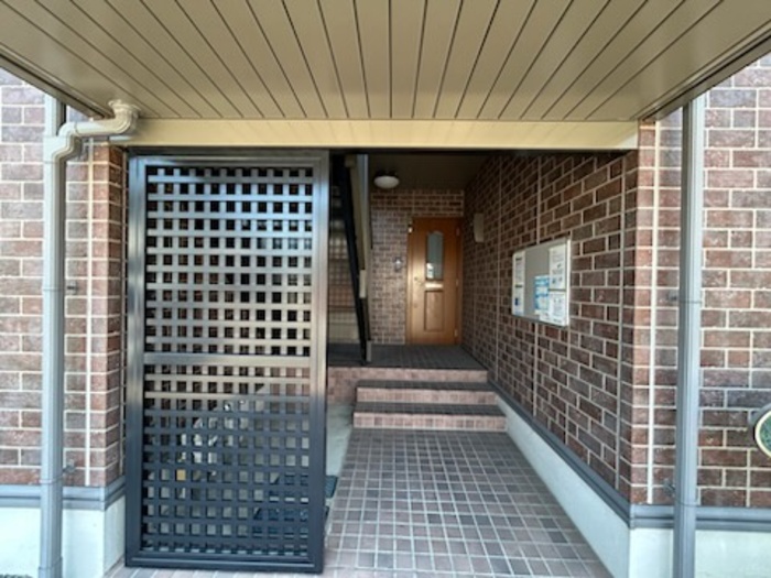 14/19 エントランス