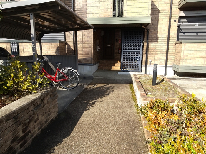 16/17 エントランス