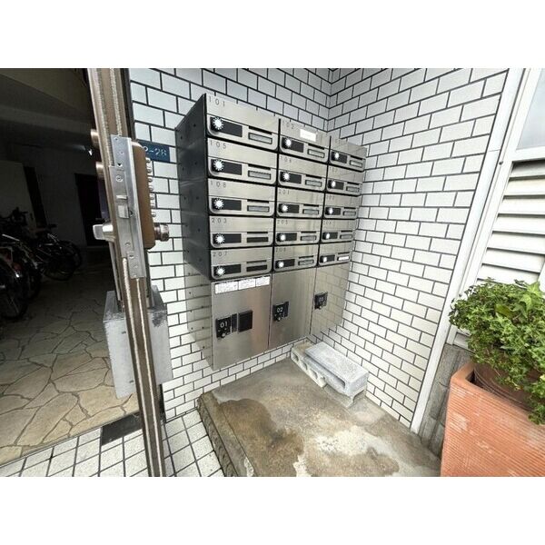 14/18 エントランス