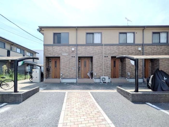 16/19 エントランス