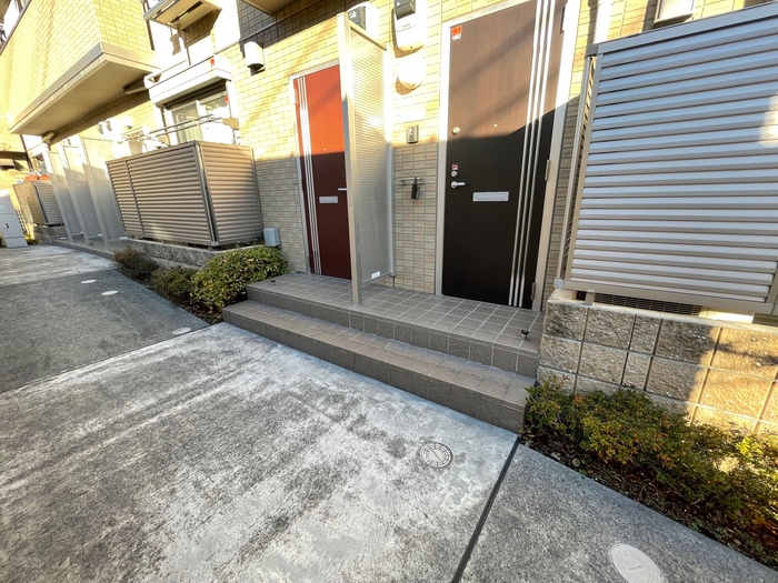 16/18 エントランス