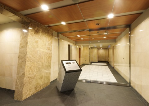 22/22 エントランス