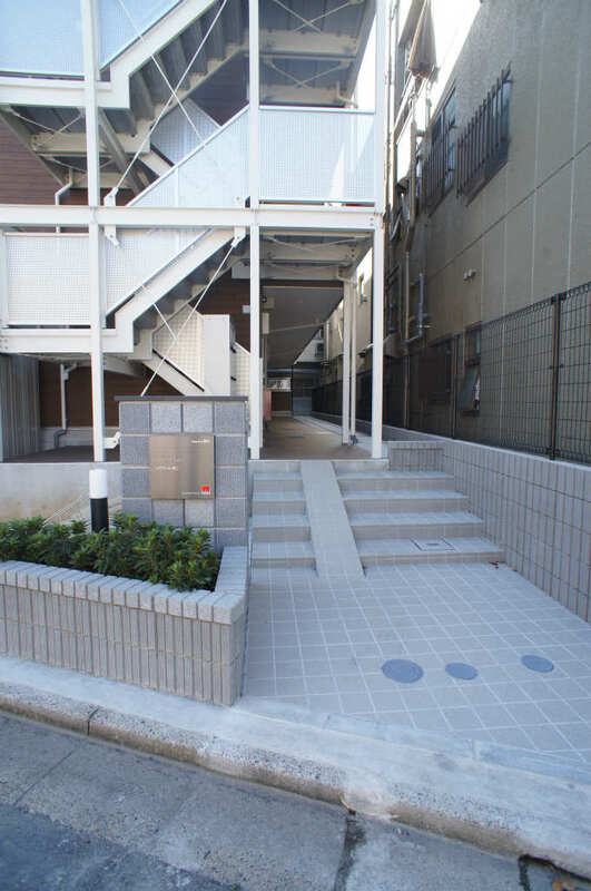 20/22 エントランス