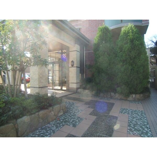 2/2 エントランス