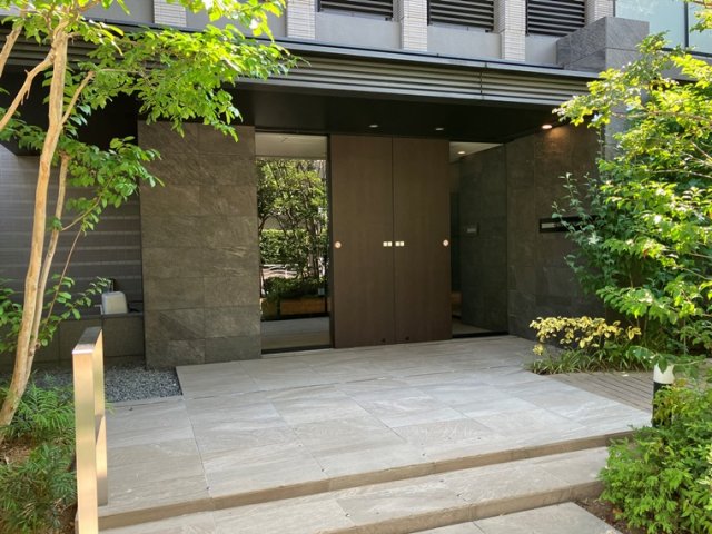 2/2 エントランス