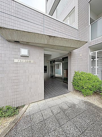 27/29 エントランス