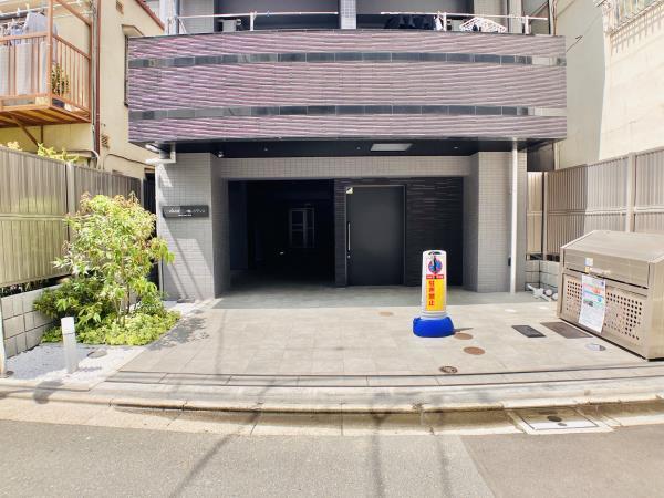 20/23 エントランス