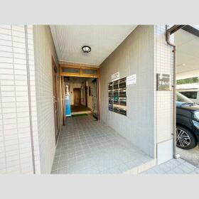 13/13 エントランス