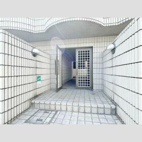 14/15 エントランス