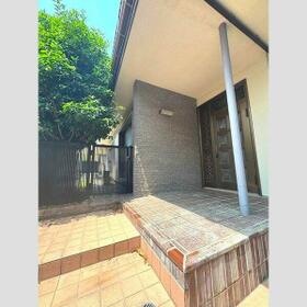 16/16 エントランス