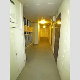 16/16 エントランス