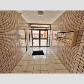 16/16 エントランス