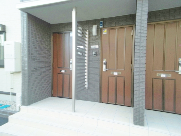 18/27 エントランス