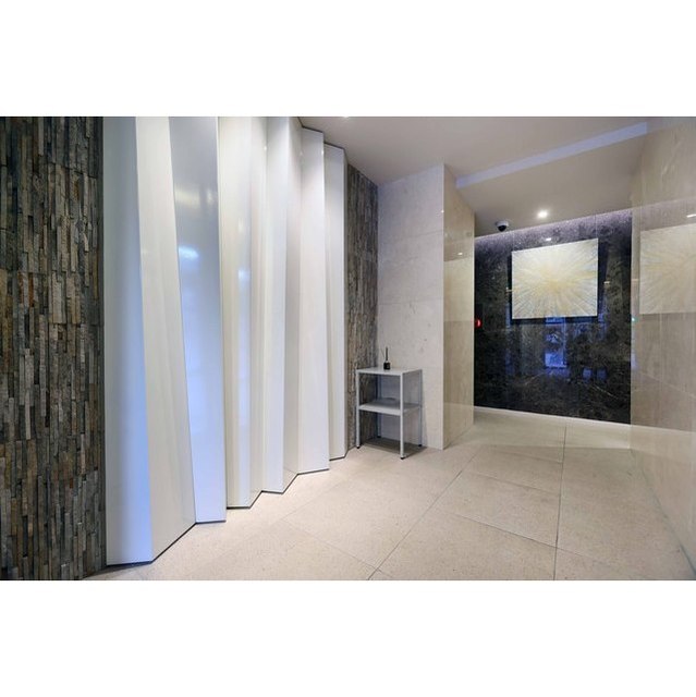 14/25 エントランス