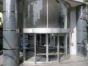 13/13 エントランス