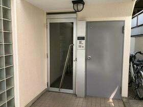 2/2 エントランス