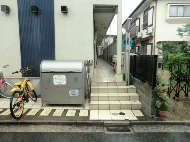 21/23 エントランス