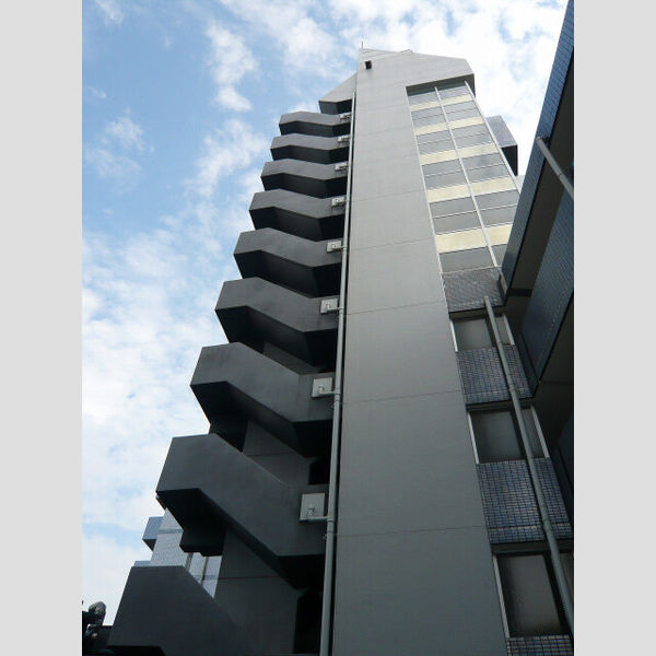 チェスターハウス鶴見の外観