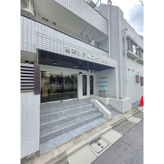 13/13 エントランス