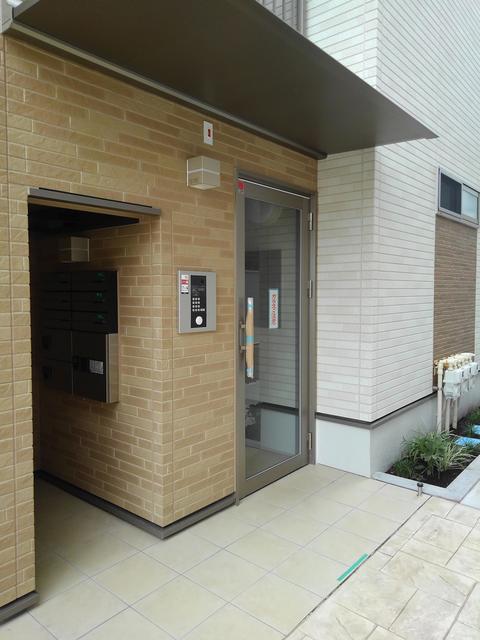 14/20 エントランス