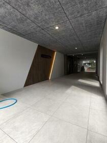 16/16 エントランス