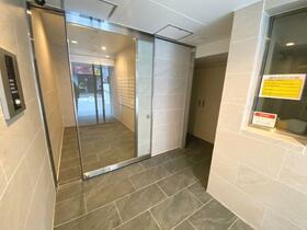 16/16 エントランス