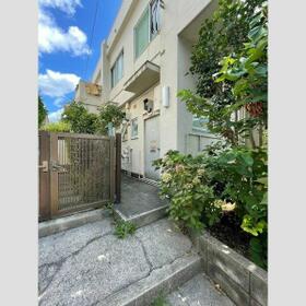 16/16 エントランス