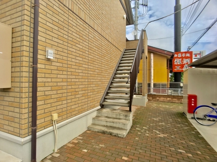 18/25 エントランス