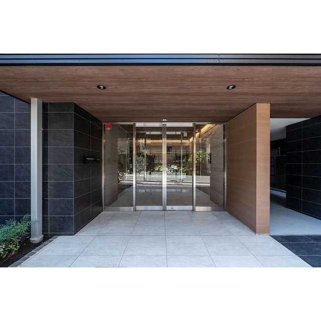 16/17 エントランス