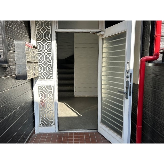 2/2 エントランス