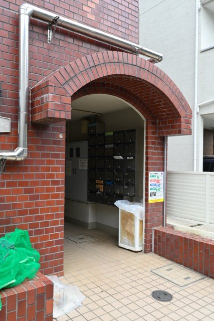 18/28 エントランス