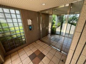 15/16 エントランス