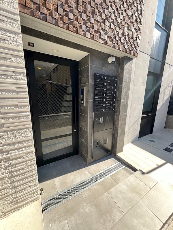 20/20 エントランス