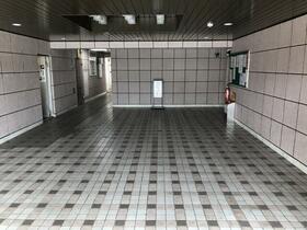 16/30 エントランス