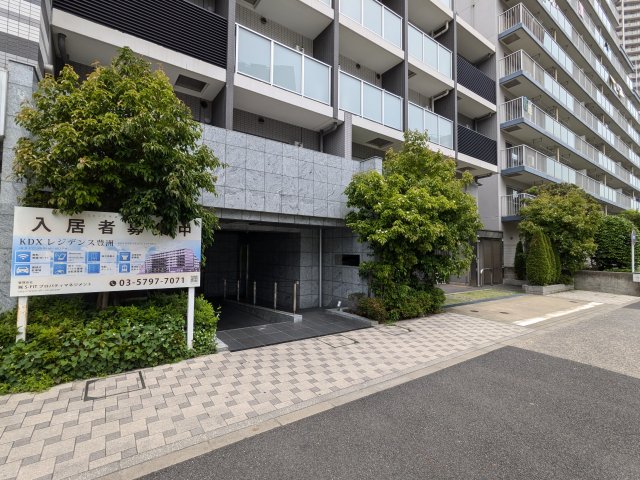 19/25 エントランス