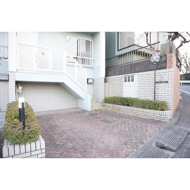 21/29 エントランス