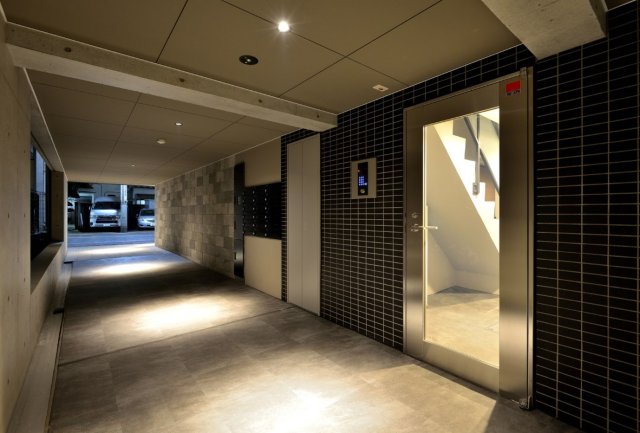 18/22 エントランス