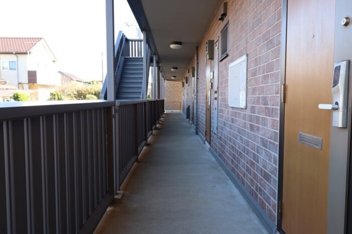 18/27 エントランス